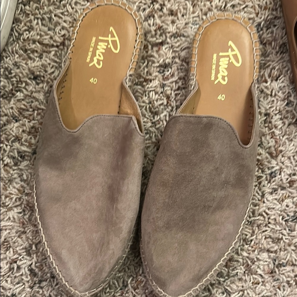 Pinaz Women's Taupe Suede Mules